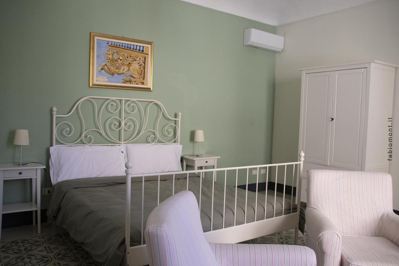 Bed and Breakfast Casa De Rollo Noto Exterior foto